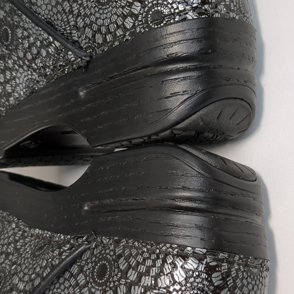Dansko Pro XP Medallion Metallic Leather Slip Resistant Clog Sz EU 36/US 5.5-6 - Picture 6 of 16
